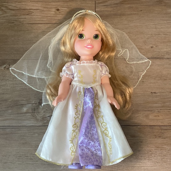 Wedding Rapunzel Disney Princess Toddler doll - Picture 3 of 3